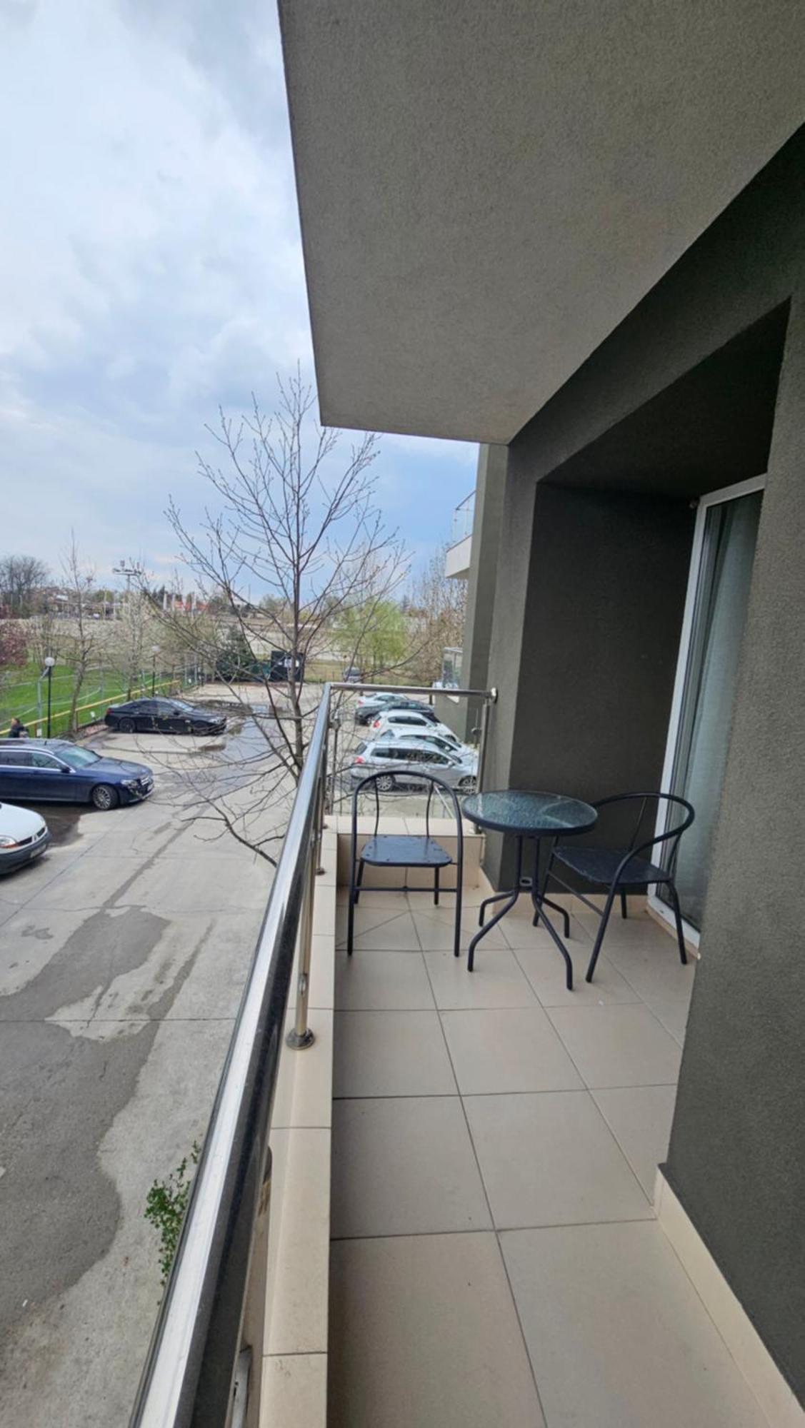 Airport Residence Отопень Екстер'єр фото